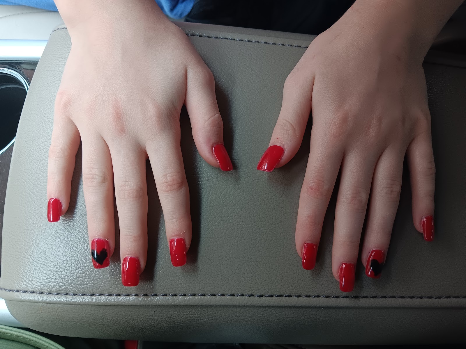 Nail Hut & Spa nail photo 8